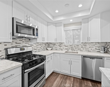 545 E Cypress - Photo Thumbnail 8