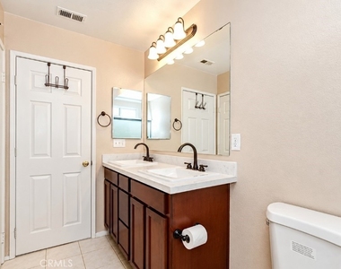 1826 Pinnacle - Photo Thumbnail 16