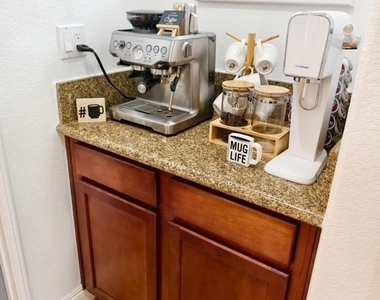 1826 Pinnacle - Photo Thumbnail 6