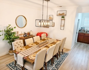 1826 Pinnacle - Photo Thumbnail 2