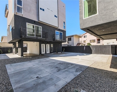 5265 Cartwright Avenue - Photo Thumbnail 12