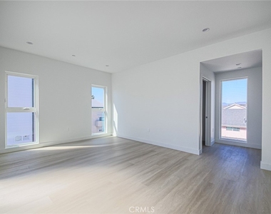 5265 Cartwright Avenue - Photo Thumbnail 68