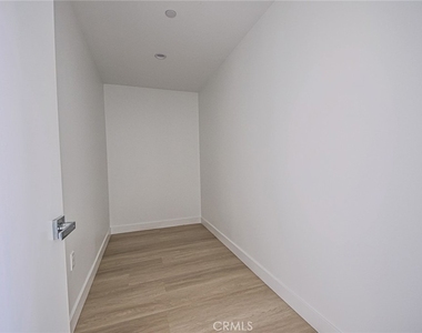 5265 Cartwright Avenue - Photo Thumbnail 70