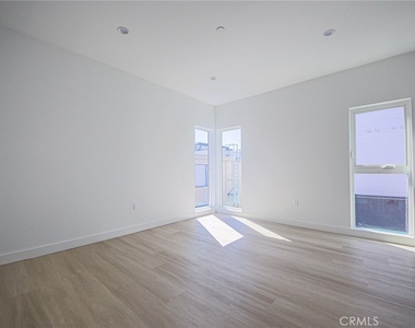 5265 Cartwright Avenue - Photo Thumbnail 61