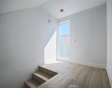 5265 Cartwright Avenue - Photo Thumbnail 62