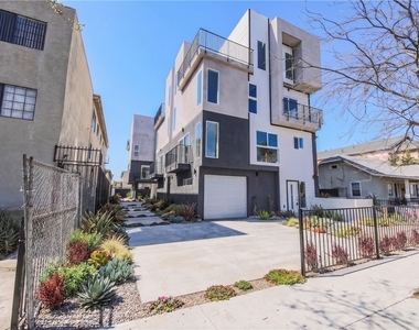 5265 Cartwright Avenue - Photo Thumbnail 6