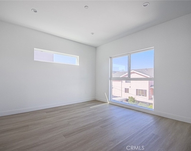 5265 Cartwright Avenue - Photo Thumbnail 26