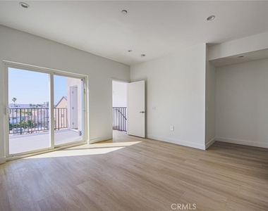 5265 Cartwright Avenue - Photo Thumbnail 38
