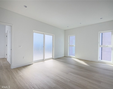 5265 Cartwright Avenue - Photo Thumbnail 69