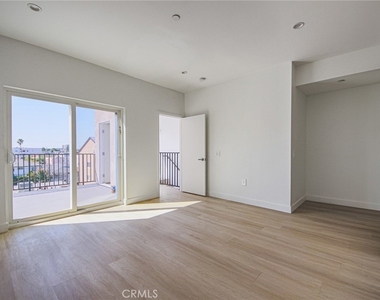 5265 Cartwright Avenue - Photo Thumbnail 38