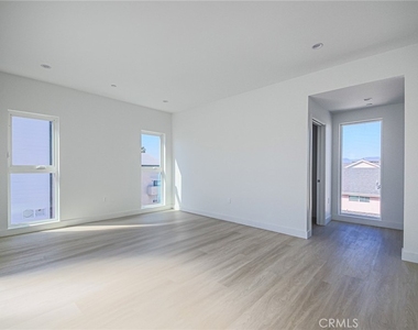 5265 Cartwright Avenue - Photo Thumbnail 28