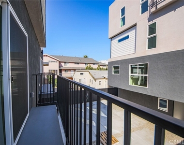 5265 Cartwright Avenue - Photo Thumbnail 35