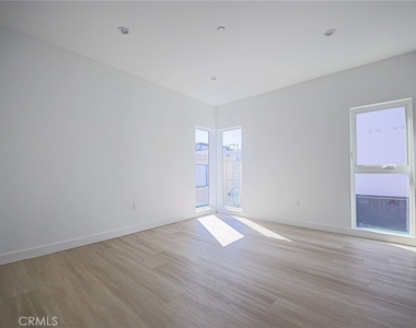 5265 Cartwright Avenue - Photo Thumbnail 25
