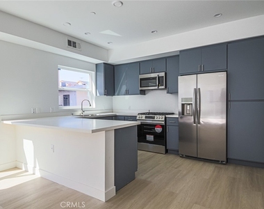 5265 Cartwright Avenue - Photo Thumbnail 31