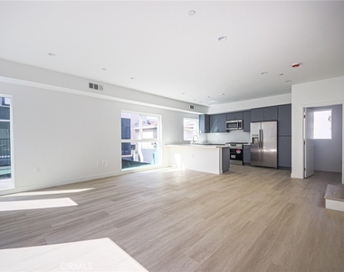 5265 Cartwright Avenue - Photo Thumbnail 34