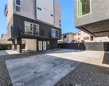 5265 Cartwright Avenue - Photo Thumbnail 12