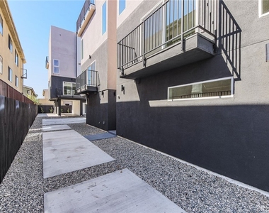 5265 Cartwright Avenue - Photo Thumbnail 10