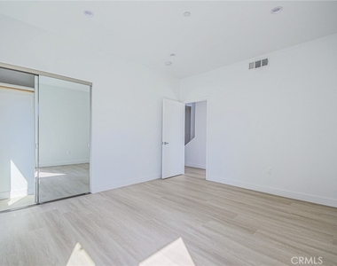 5265 Cartwright Avenue - Photo Thumbnail 42