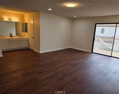 825 S Golden West Avenue - Photo Thumbnail 12
