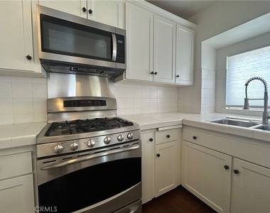 214 E Stocker Street - Photo Thumbnail 26