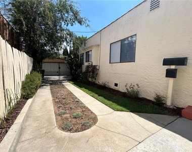 214 E Stocker Street - Photo Thumbnail 29