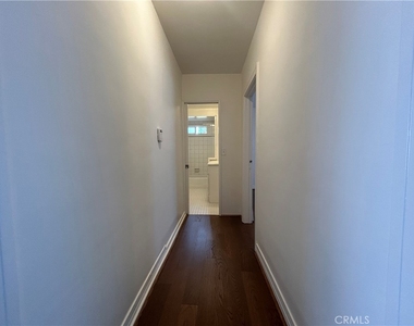 214 E Stocker Street - Photo Thumbnail 15
