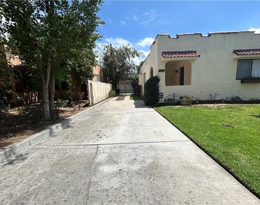 214 E Stocker Street - Photo Thumbnail 28