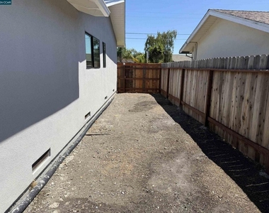 2735 Mcmorrow Rd - Photo Thumbnail 10