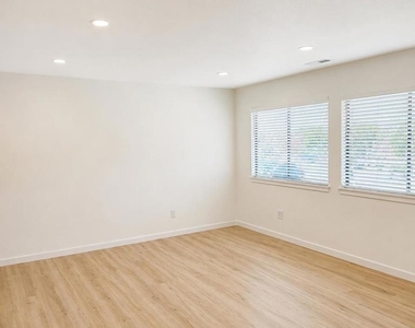2735 Mcmorrow Rd - Photo Thumbnail 2