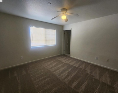 252 Lansing Way - Photo Thumbnail 17