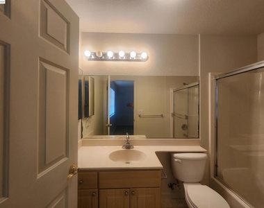 252 Lansing Way - Photo Thumbnail 20