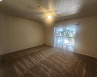 252 Lansing Way - Photo Thumbnail 7