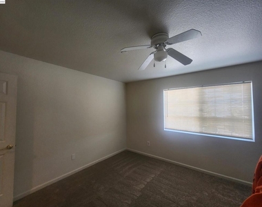 252 Lansing Way - Photo Thumbnail 15
