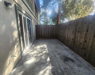 252 Lansing Way - Photo Thumbnail 21