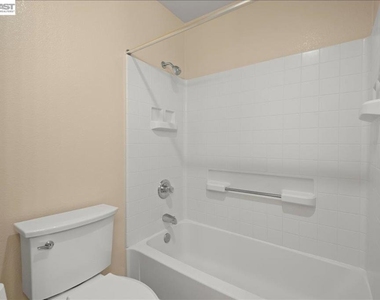 38806 Litchfield Cir - Photo Thumbnail 20