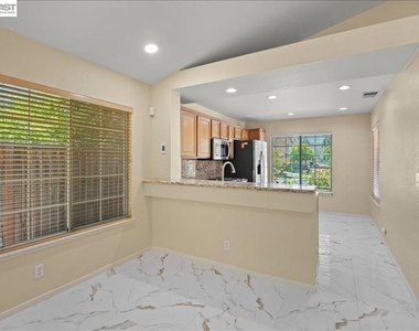 38806 Litchfield Cir - Photo Thumbnail 6