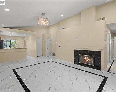 38806 Litchfield Cir - Photo Thumbnail 4