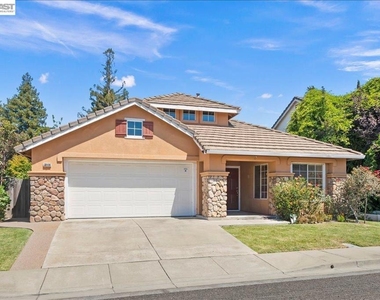 38806 Litchfield Cir - Photo Thumbnail 1