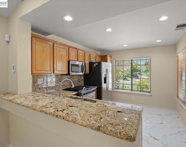 38806 Litchfield Cir - Photo Thumbnail 7