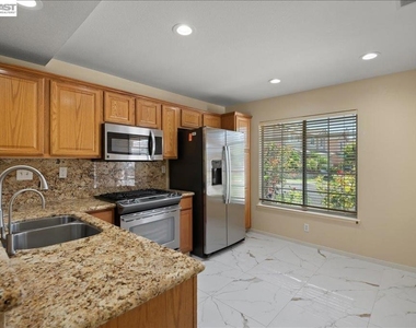 38806 Litchfield Cir - Photo Thumbnail 8