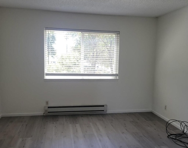 1321 Webster St - Photo Thumbnail 9