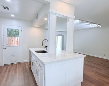 1065 San Ramon Valley Blvd - Photo Thumbnail 13