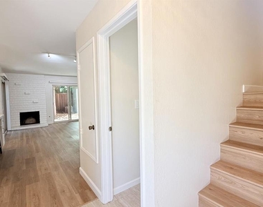 1065 San Ramon Valley Blvd - Photo Thumbnail 3
