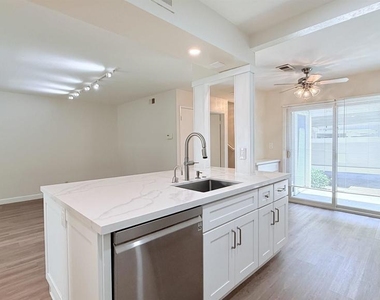 1065 San Ramon Valley Blvd - Photo Thumbnail 12