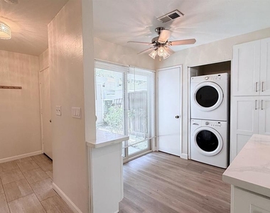 1065 San Ramon Valley Blvd - Photo Thumbnail 10