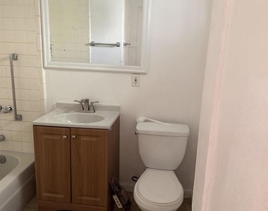 5740 Kingsley Cir - Photo Thumbnail 2