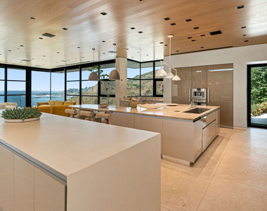 5012 Carbon Beach Terrace - Photo Thumbnail 7