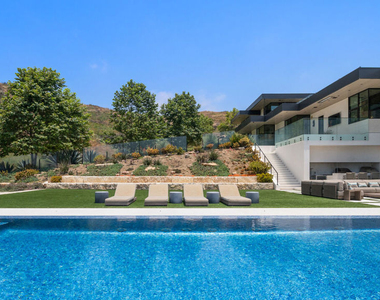 5012 Carbon Beach Terrace - Photo Thumbnail 17