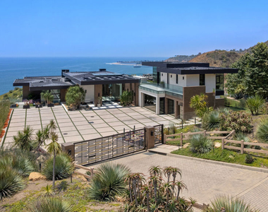 5012 Carbon Beach Terrace - Photo Thumbnail 29