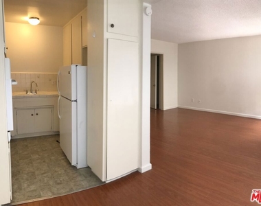 5853 Gregory Avenue - Photo Thumbnail 2